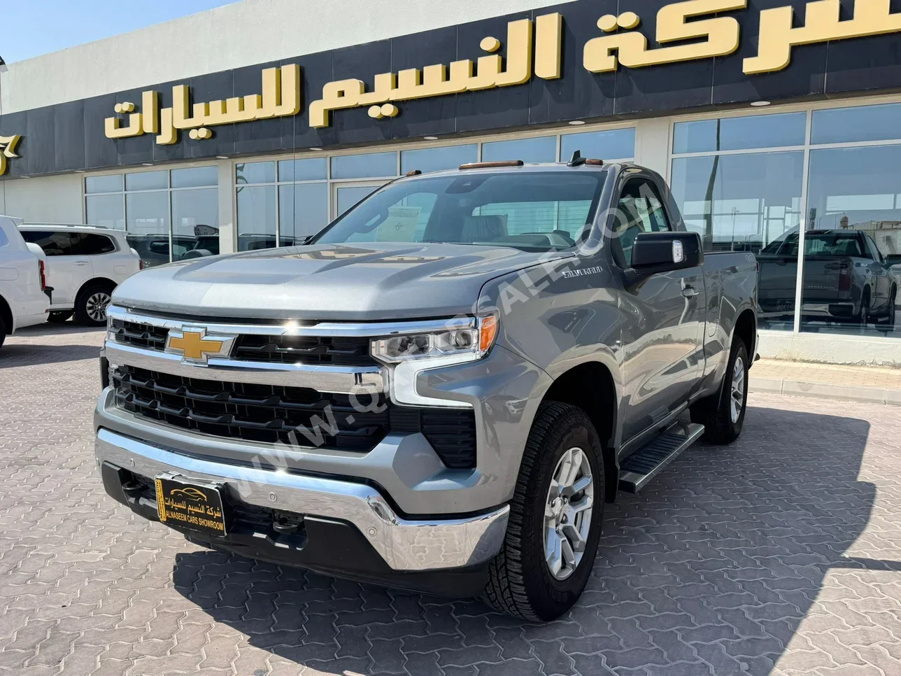 Chevrolet  Silverado  LT  2024  Automatic  15,000 Km  8 Cylinder  Four Wheel Drive (4WD)  Pick Up  Gray  With Warranty