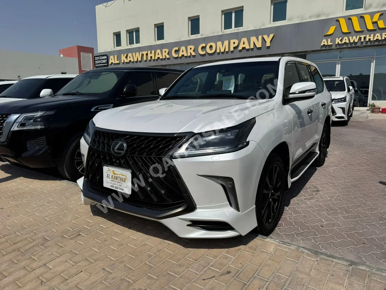 Lexus  LX  570 S  2019  Automatic  95,000 Km  8 Cylinder  Four Wheel Drive (4WD)  SUV  White