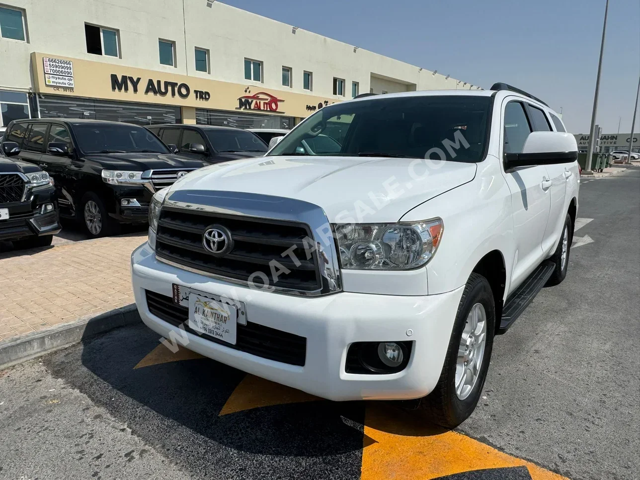 Toyota  Sequoia  SR5  2014  Automatic  307,000 Km  8 Cylinder  Four Wheel Drive (4WD)  SUV  White