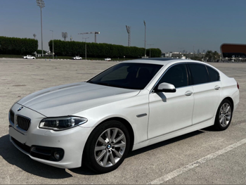 بي ام دبليو  الفئة - الخامسة  528i  2014  اوتوماتيك  125,000 كم  4 سلندر  دفع خلفي  سيدان  أبيض