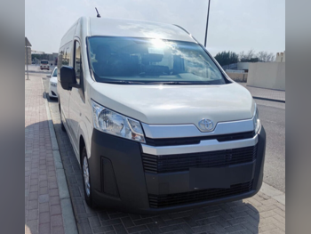 Toyota  Hiace  2026  Automatic  300 Km  4 Cylinder  Front Wheel Drive (FWD)  Van / Bus  White  With Warranty