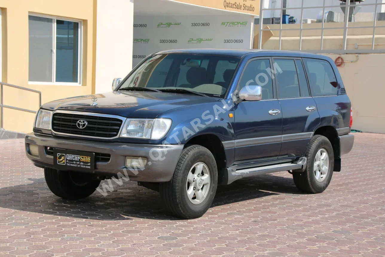 Toyota  Land Cruiser  GXR  2002  Automatic  230,000 Km  6 Cylinder  Four Wheel Drive (4WD)  SUV  Dark Blue