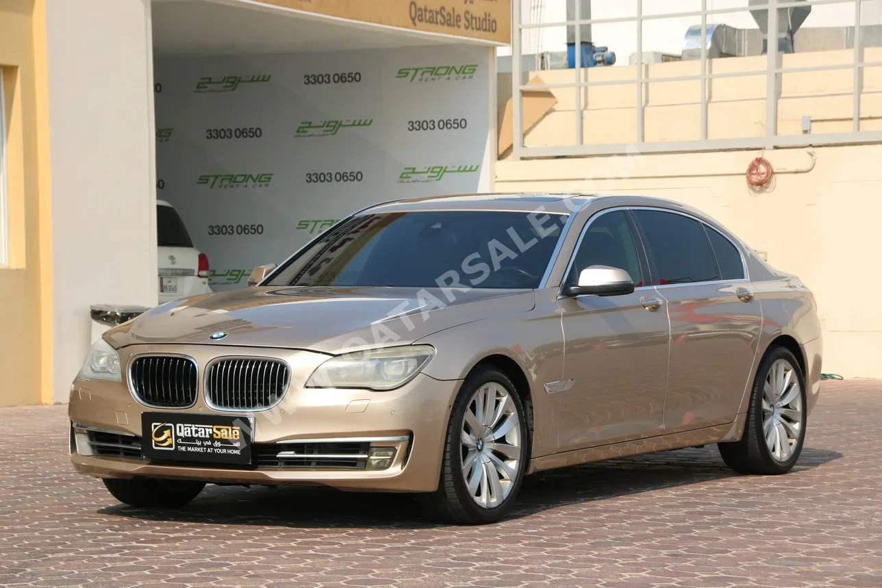 بي ام دبليو  الفئة - السابعة  740 Li  2014  اوتوماتيك  203,000 كم  6 سلندر  دفع خلفي  سيدان  ذهبي