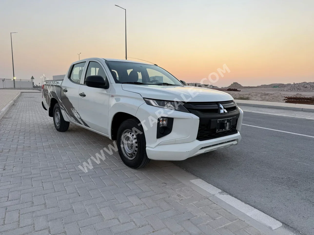 Mitsubishi  L 200  2020  Manual  150,000 Km  4 Cylinder  Rear Wheel Drive (RWD)  Pick Up  White