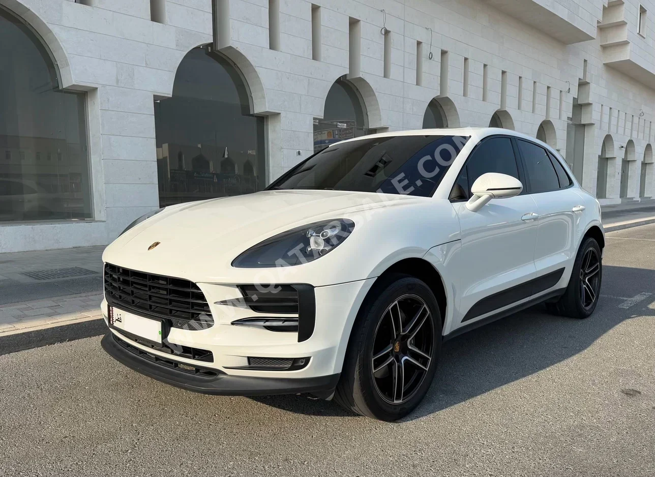 بورش ماكان 2019 اوتوماتيك 100,000 كم 6 سلندر دفع رباعي اس يو في أبيض