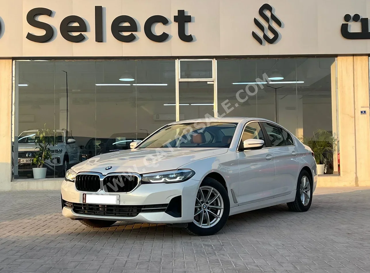 BMW  5-Series  520i  2023  Automatic  16,000 Km  4 Cylinder  Front Wheel Drive (FWD)  Sedan  White