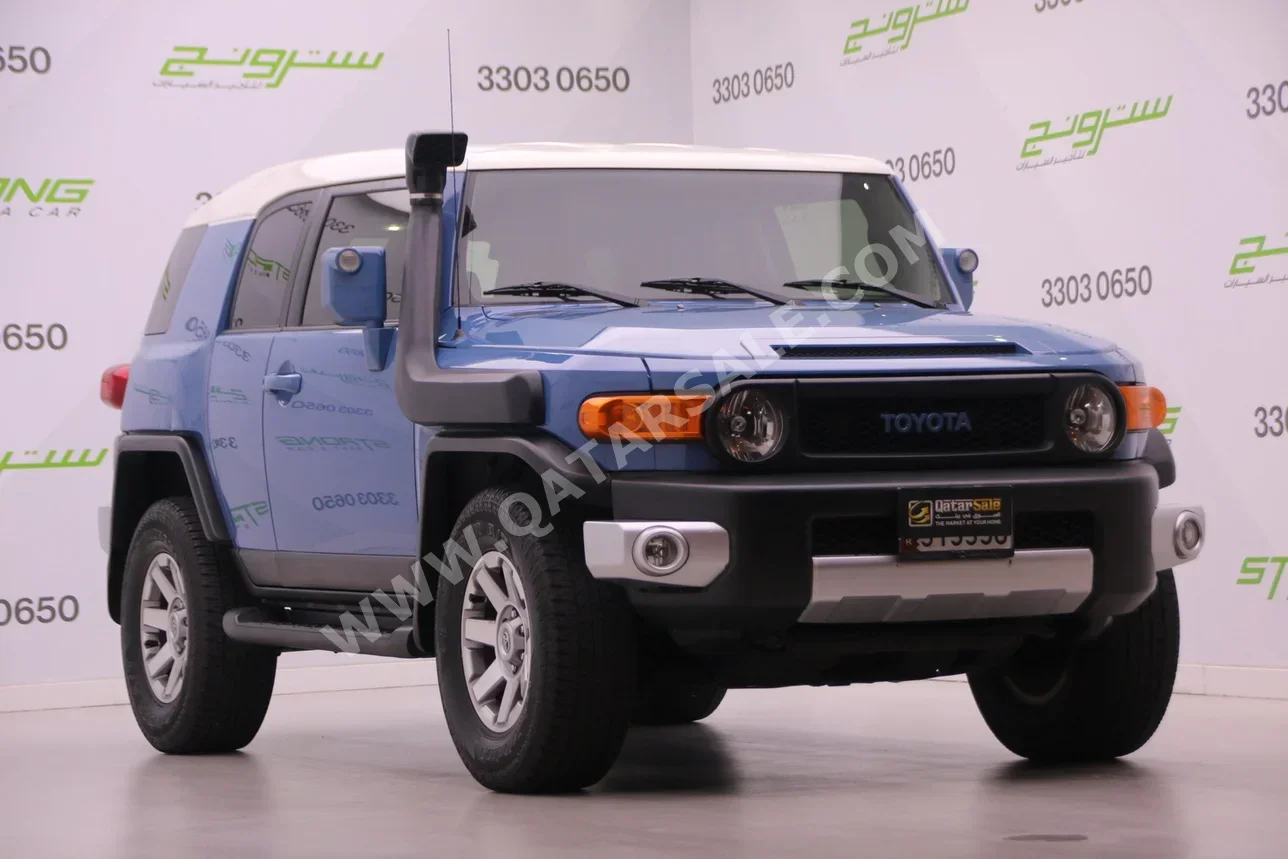 Toyota  FJ Cruiser  2012  Automatic  276,000 Km  6 Cylinder  Four Wheel Drive (4WD)  SUV  Blue