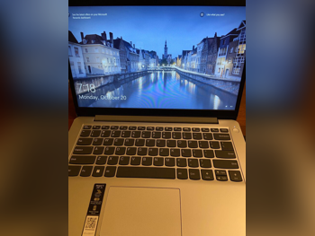 Laptops Lenovo  - Ideapad  - Silver  - Windows 10  - Intel  - Core i3  -Memory (Ram): 4 GB