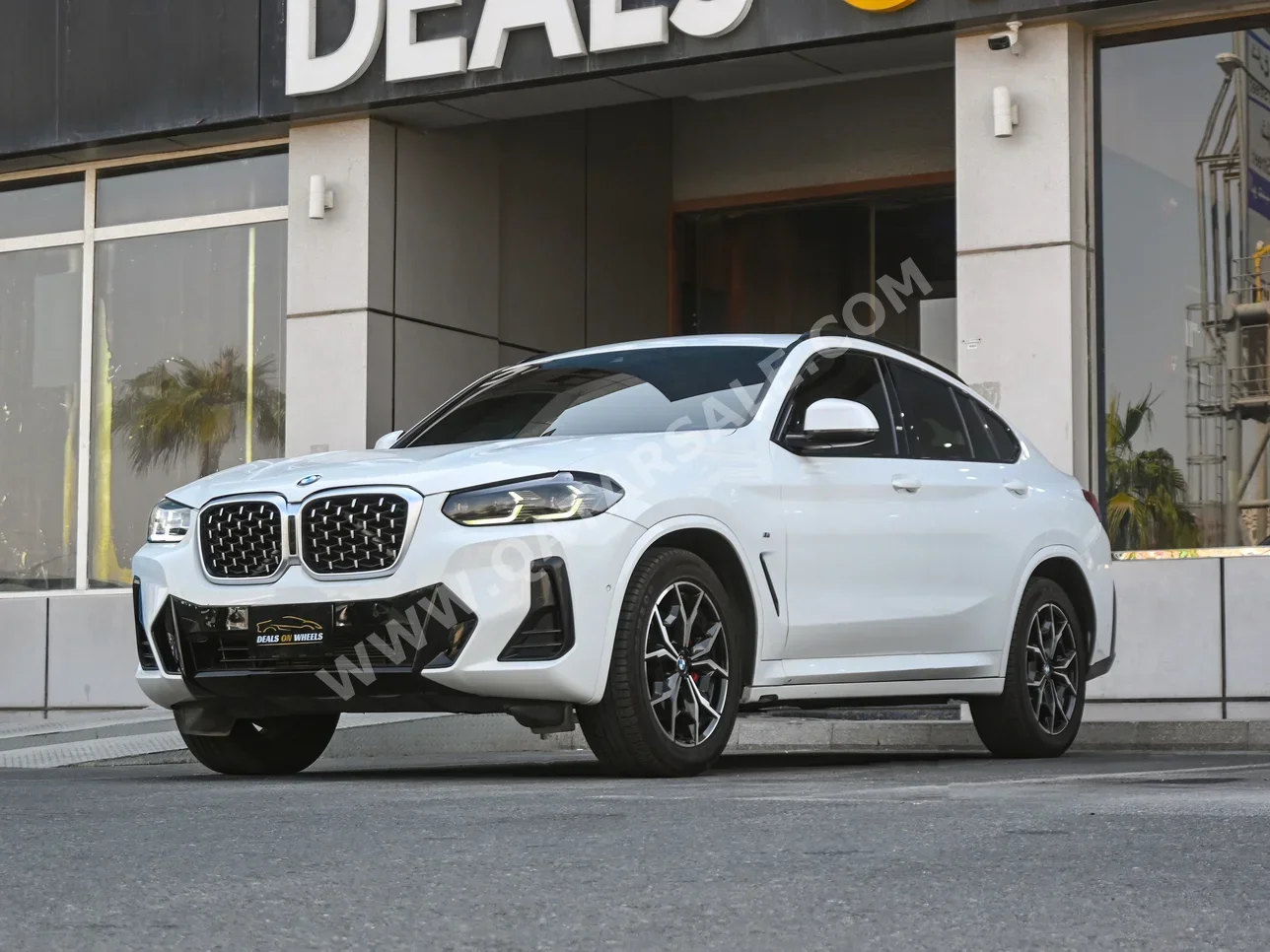 BMW  X-Series  X4  2022  Automatic  84,000 Km  4 Cylinder  Four Wheel Drive (4WD)  SUV  White