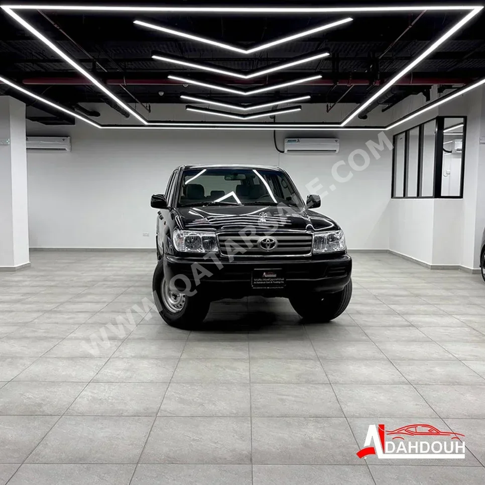 Toyota  Land Cruiser  GX  2006  Manual  378,000 Km  6 Cylinder  Four Wheel Drive (4WD)  SUV  Black