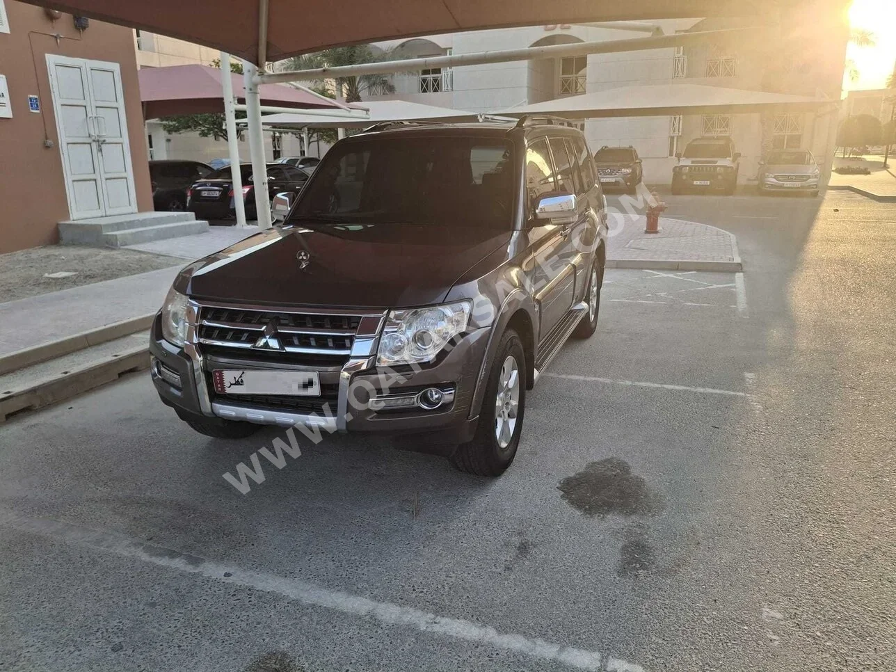 ميتسوبيشي  باجيرو  3.5  2015  اوتوماتيك  130,000 كم  6 سلندر  دفع رباعي  اس يو في  بني