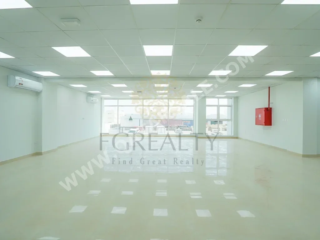 Warehouses & Stores - Al Wakrah  - Barkit Al Awamer  -Area Size: 4268 Square Meter