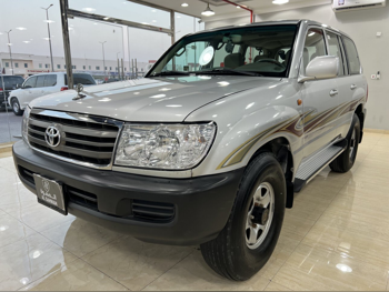 Toyota  Land Cruiser  GXR  2006  Automatic  260,000 Km  6 Cylinder  Four Wheel Drive (4WD)  SUV  Sky Blue