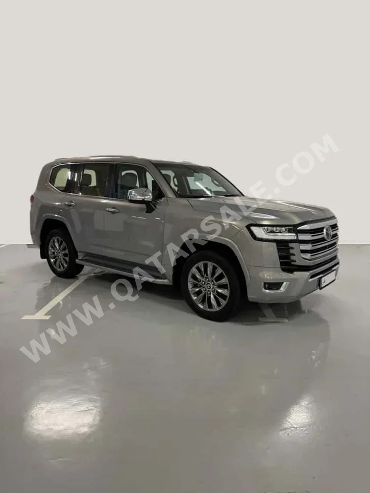 Toyota  Land Cruiser  VXR Twin Turbo  2022  Automatic  162,000 Km  6 Cylinder  Four Wheel Drive (4WD)  SUV  Silver
