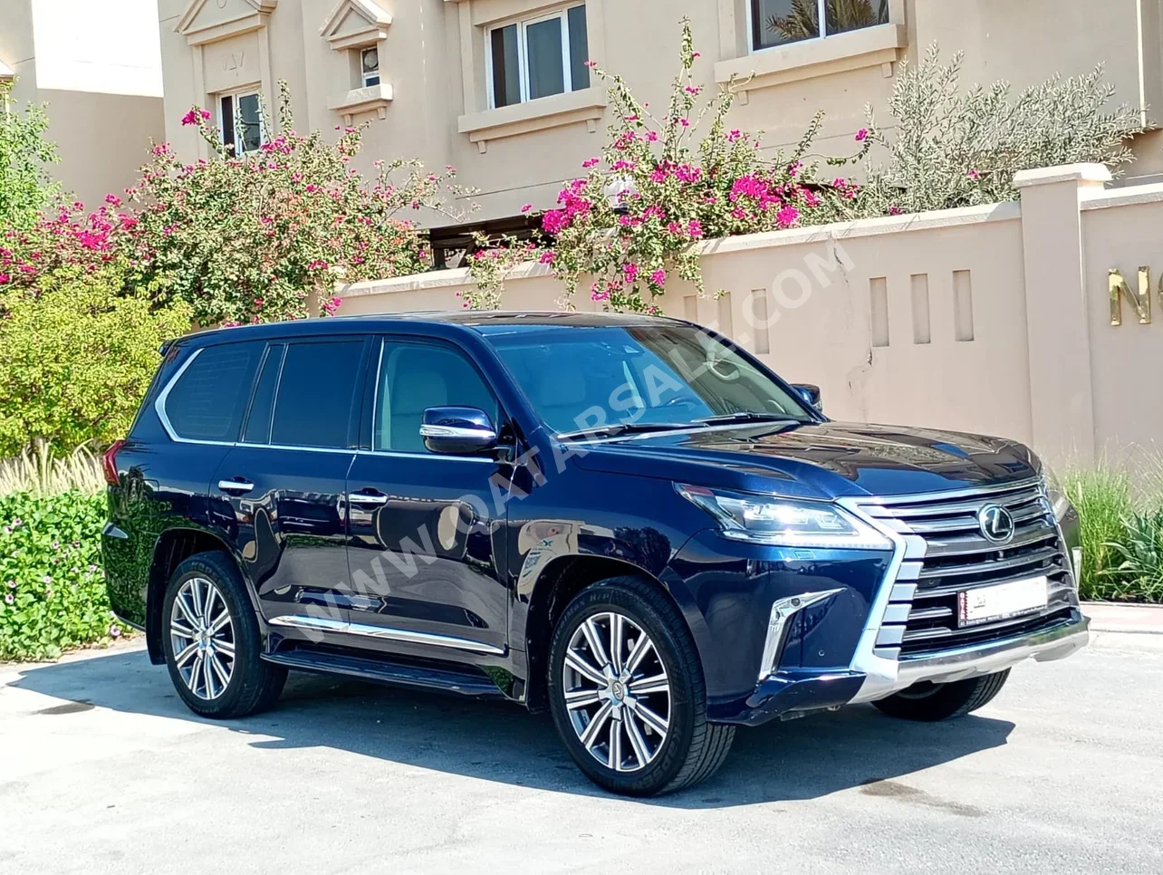 Lexus  LX  570  2017  Automatic  155,000 Km  8 Cylinder  Four Wheel Drive (4WD)  SUV  Dark Blue