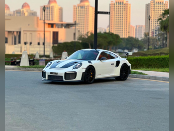 بورش  911  جي تي 2 ار اس فايساش  2018  اوتوماتيك  2,000 كم  6 سلندر  دفع خلفي  كوبيه \ سبورت  أبيض و أسود