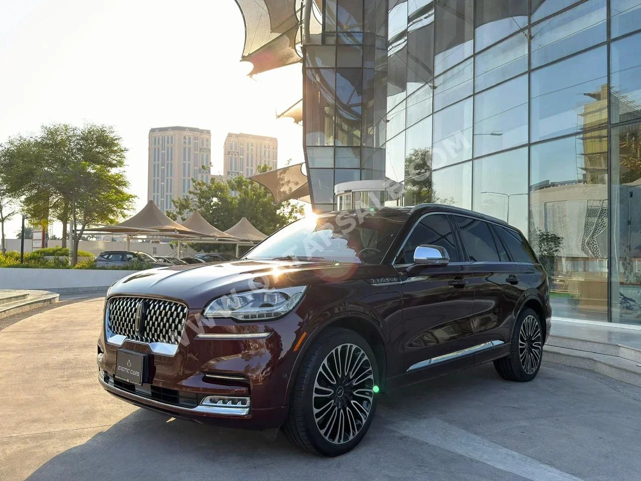Lincoln  Aviator  Presidental  2020  Automatic  43,000 Km  6 Cylinder  Four Wheel Drive (4WD)  SUV  Maroon  With Warranty