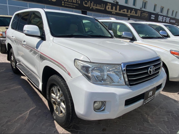 Toyota  Land Cruiser  GX  2012  Automatic  480,000 Km  6 Cylinder  Four Wheel Drive (4WD)  SUV  White