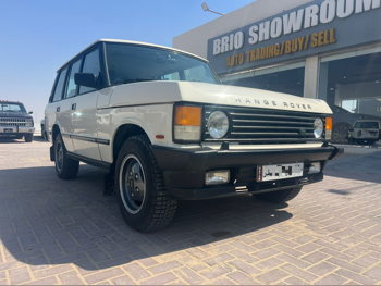 Land Rover  Range Rover  Vogue  1989  Automatic  165,000 Km  8 Cylinder  Four Wheel Drive (4WD)  SUV  White