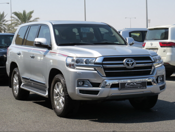 Toyota  Land Cruiser  GXR  2020  Automatic  60,000 Km  8 Cylinder  Four Wheel Drive (4WD)  SUV  Silver