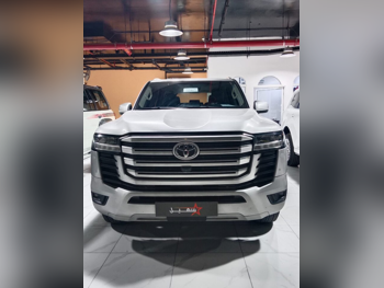 Toyota  Land Cruiser  GXR Twin Turbo  2022  Automatic  144,000 Km  6 Cylinder  Four Wheel Drive (4WD)  SUV  Silver