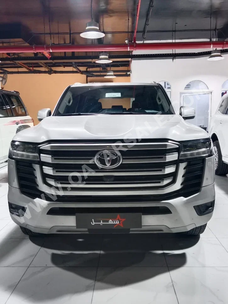 Toyota  Land Cruiser  GXR Twin Turbo  2022  Automatic  144,000 Km  6 Cylinder  Four Wheel Drive (4WD)  SUV  Silver