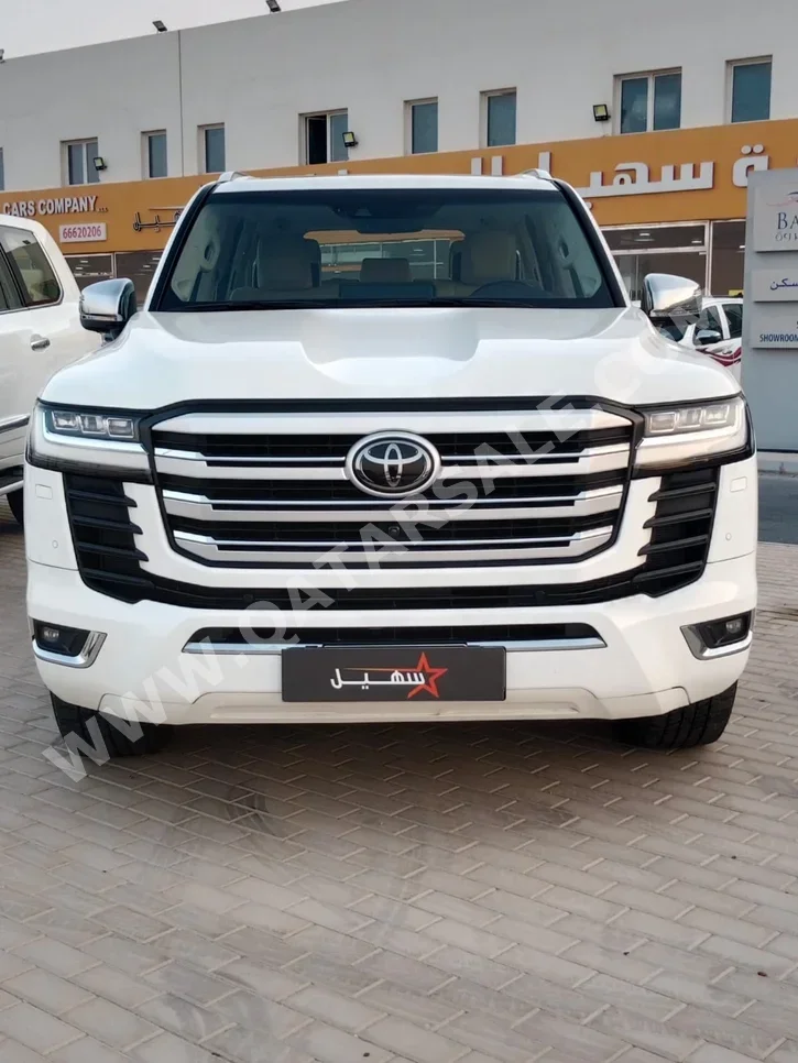 Toyota  Land Cruiser  VXR Twin Turbo  2022  Automatic  79,000 Km  6 Cylinder  Four Wheel Drive (4WD)  SUV  White