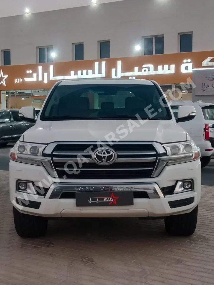 Toyota  Land Cruiser  GXR  2020  Automatic  71,000 Km  8 Cylinder  Four Wheel Drive (4WD)  SUV  White