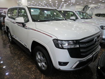 Toyota  Land Cruiser  GXR  2025  Automatic  0 Km  6 Cylinder  Four Wheel Drive (4WD)  SUV  White  With Warranty