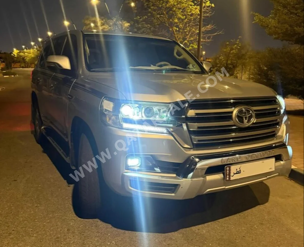 Toyota  Land Cruiser  GXR  2021  Automatic  45,000 Km  8 Cylinder  Four Wheel Drive (4WD)  SUV  Silver
