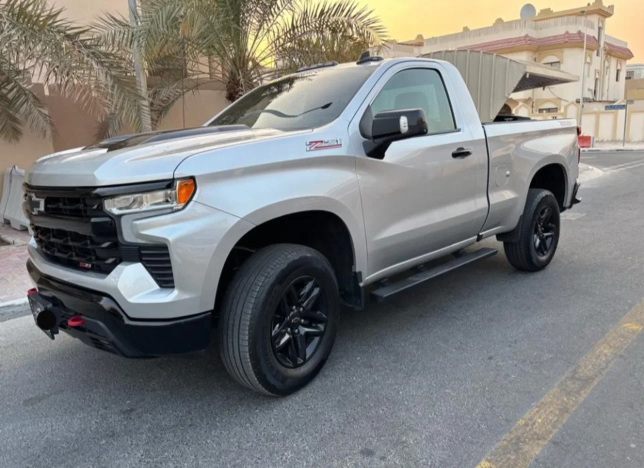Chevrolet  Silverado  Trail Boss  2022  Automatic  98,500 Km  8 Cylinder  Four Wheel Drive (4WD)  Pick Up  Silver  With Warranty