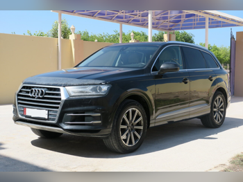 Audi  Q7  45 TFSI Quattro  2017  Automatic  268,000 Km  6 Cylinder  All Wheel Drive (AWD)  SUV  Black
