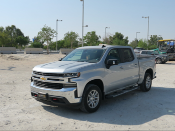 Chevrolet  Silverado  LT  2019  Automatic  67,000 Km  4 Cylinder  Four Wheel Drive (4WD)  Pick Up  Silver