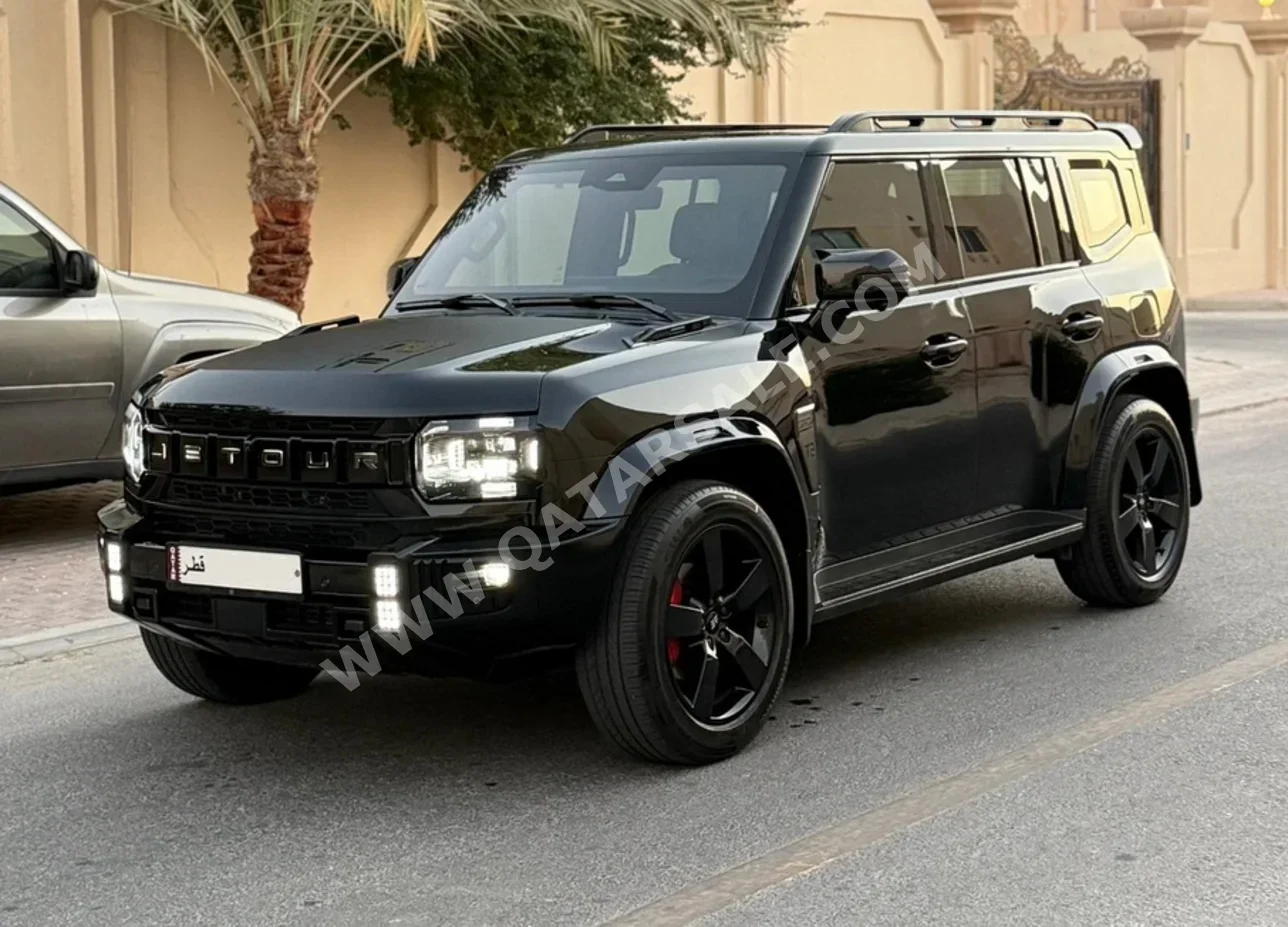 Jetour  T2  Luxury  2024  Automatic  26,000 Km  4 Cylinder  Four Wheel Drive (4WD)  SUV  Black  With Warranty