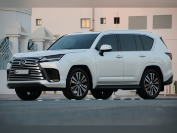 Lexus  LX  600 Luxury  2024  Automatic  39,000 Km  6 Cylinder  Four Wheel Drive (4WD)  SUV  White  With Warranty