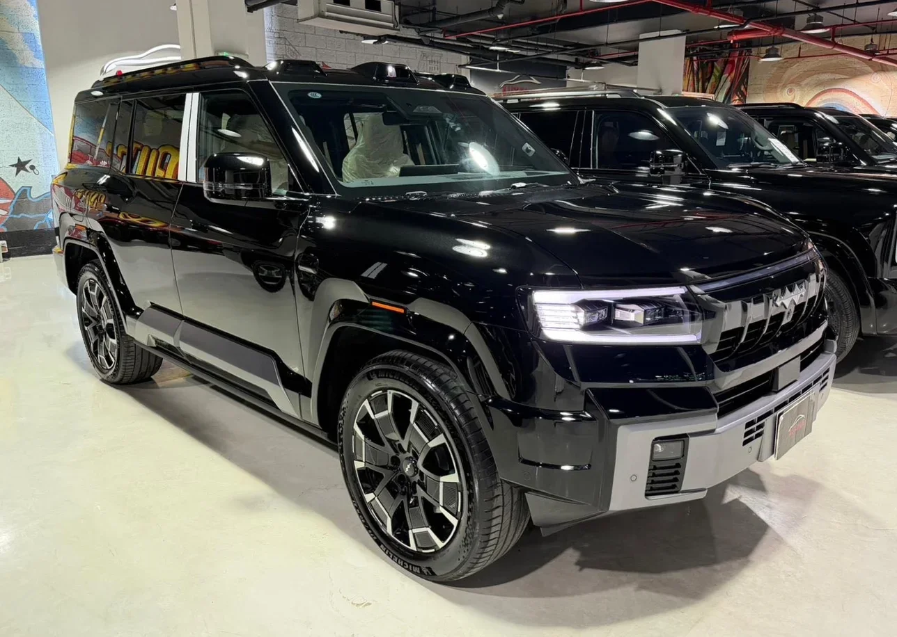 BYD  Leopard 8  Flagship  2025  Automatic  0 Km  4 Cylinder  All Wheel Drive (AWD)  SUV  Black