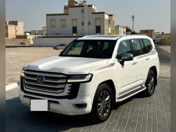 Toyota  Land Cruiser  VXR Twin Turbo  2022  Automatic  79,000 Km  6 Cylinder  Four Wheel Drive (4WD)  SUV  White  With Warranty