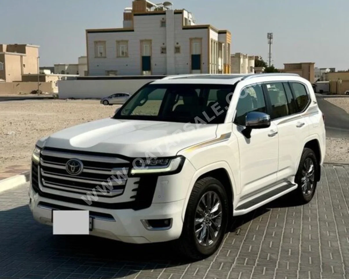 Toyota  Land Cruiser  VXR Twin Turbo  2022  Automatic  79,000 Km  6 Cylinder  Four Wheel Drive (4WD)  SUV  White  With Warranty