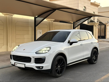 Porsche  Cayenne  S  2016  Automatic  81,000 Km  8 Cylinder  Four Wheel Drive (4WD)  SUV  White