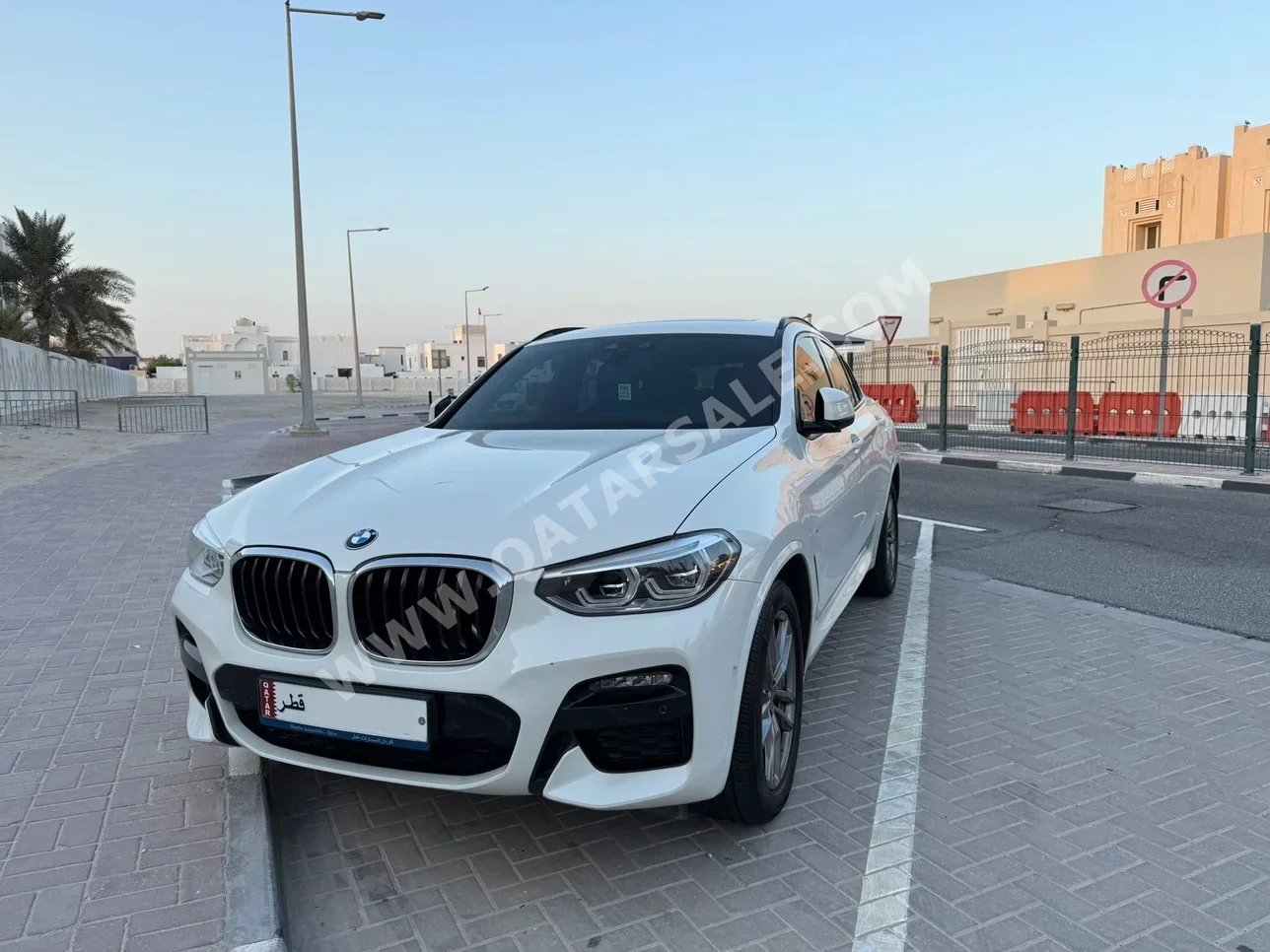BMW  X-Series  X4  2020  Automatic  76,000 Km  4 Cylinder  Four Wheel Drive (4WD)  SUV  White