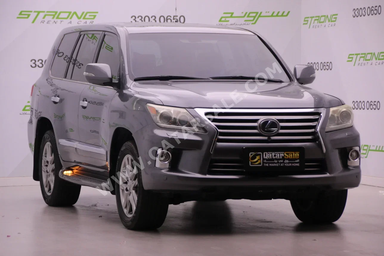 Lexus  LX  570  2013  Automatic  197,000 Km  8 Cylinder  Four Wheel Drive (4WD)  SUV  Silver