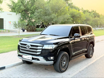 Toyota  Land Cruiser  GXR  2022  Automatic  74,000 Km  6 Cylinder  Four Wheel Drive (4WD)  SUV  Black