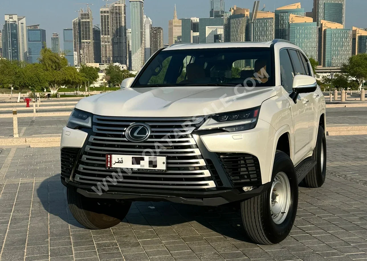 لكزس  ال اكس  600 لكجري  2023  اوتوماتيك  82,000 كم  6 سلندر  دفع رباعي  اس يو في  أبيض  تحت الضمان