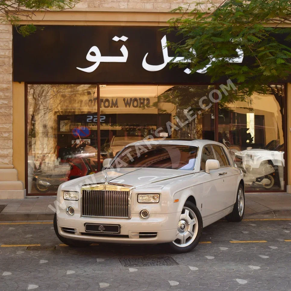 رولز - رويس  فانتوم  2010  اوتوماتيك  21,160 كم  12 سلندر  دفع كلي مستمر  سيدان  أبيض