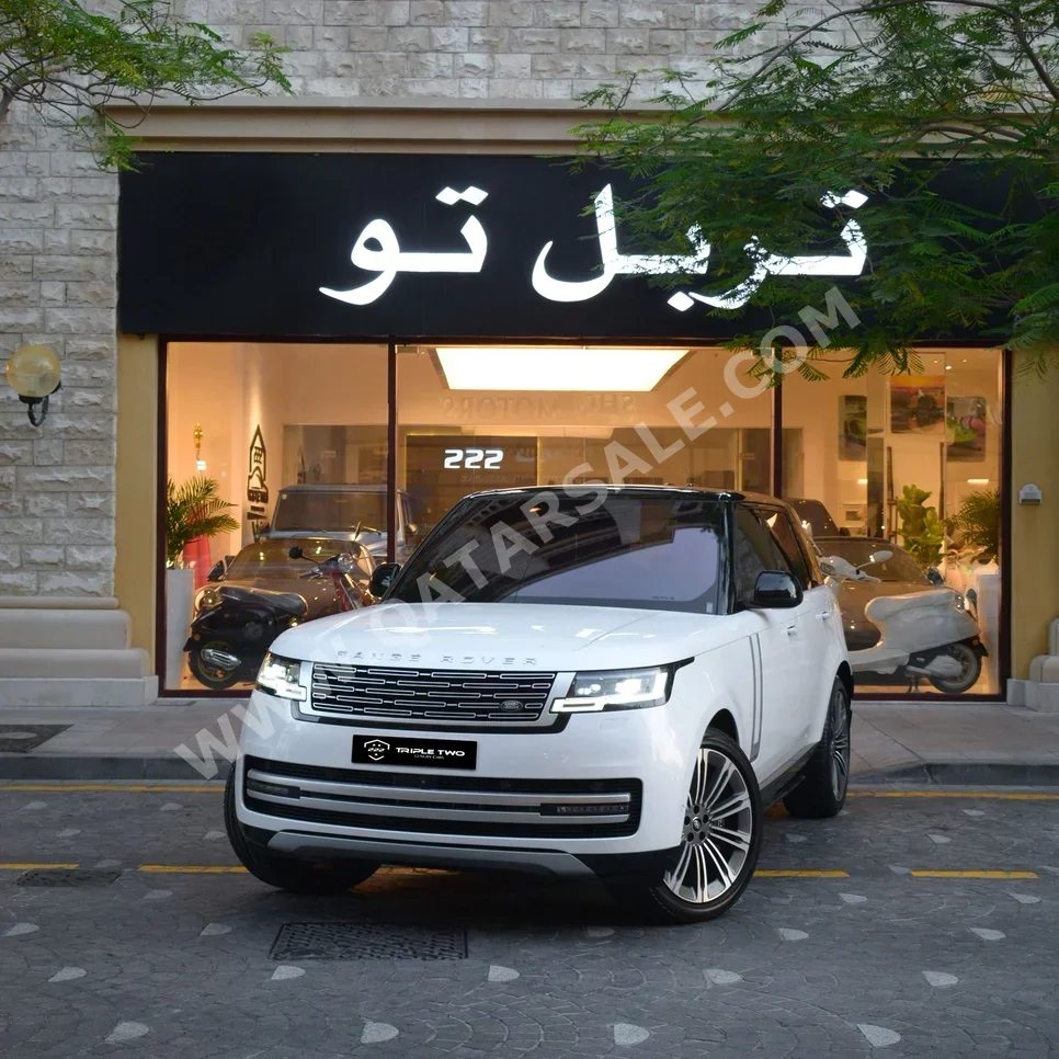 لاند روفر  رنج روفر  فوج اوتوبايوغرافي  2022  اوتوماتيك  40,550 كم  8 سلندر  دفع رباعي  اس يو في  أبيض