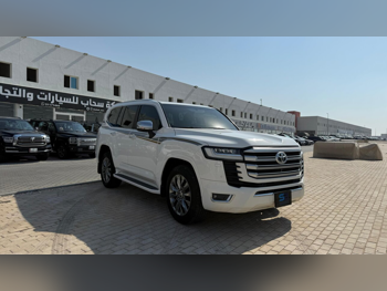 Toyota  Land Cruiser  VX Twin Turbo  2022  Automatic  66,000 Km  6 Cylinder  Four Wheel Drive (4WD)  SUV  White  With Warranty
