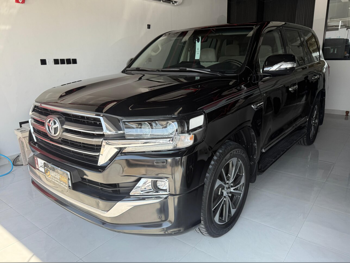 Toyota  Land Cruiser  GXR- Grand Touring  2020  Automatic  270,000 Km  8 Cylinder  Four Wheel Drive (4WD)  SUV  Black
