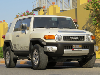 Toyota  FJ Cruiser  2022  Automatic  52,000 Km  6 Cylinder  Four Wheel Drive (4WD)  SUV  White