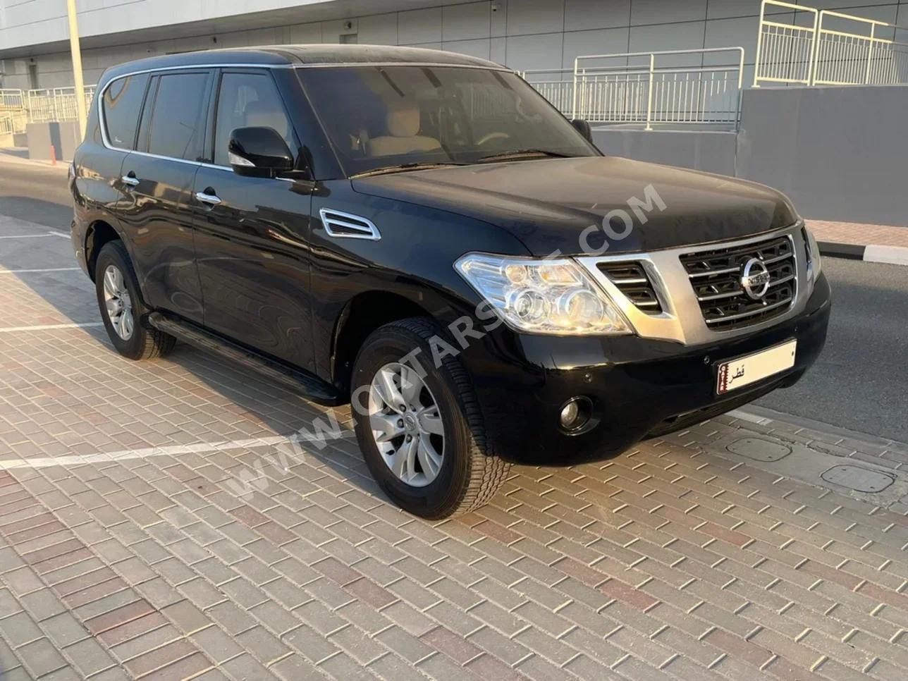 نيسان  باترول  اس اي  2013  اوتوماتيك  330,000 كم  8 سلندر  دفع رباعي  اس يو في  أسود