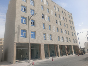مباني ,ابراج ومجمعات - بناء العمالة  - الدوحة  - اللؤلؤة  للبيع